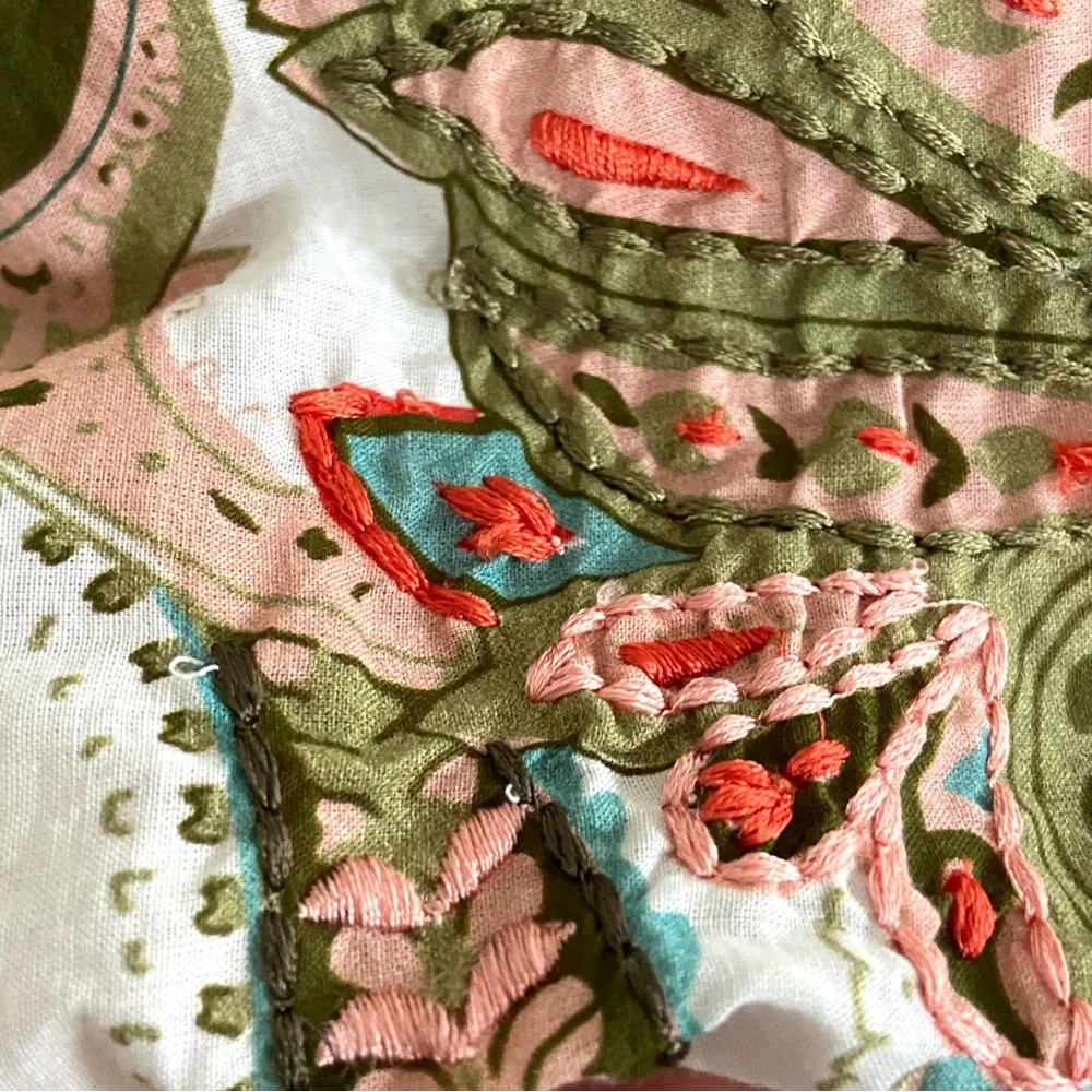 3/$25 Chicos embroidered summer tunic L - Picture 8 of 8